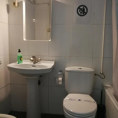 & Basic Ramblas Guest house 2*